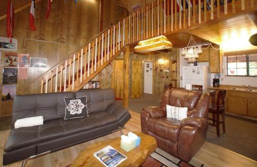 Fawnskin House | Canyon Cabin - A quaint cabin in a peaceful location yet close to Big Bear's attractions!