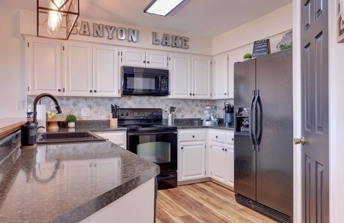 Canyon Lake Condo | Canyon Lake Vacation Rental w/Lake Views