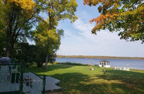 Calabogie House | Cape Calabogie Cottage
