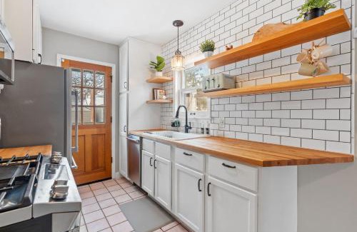 Diamond Lake House | Cape Cod Charmer