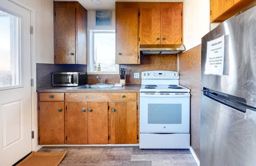 Edgewater Shores Cottage | Cape Cod Cottages #9 - Beachfront with Hot Tub!