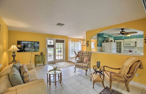Caloosahatchee House | Cape Coral Home w/Yard < 1 Mi to Dtwn!