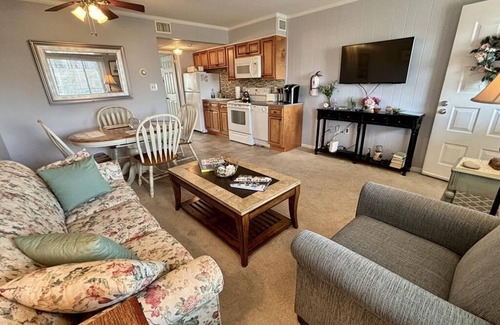 Admiral Estates Condo | Cape Roc Unit 306 Beach Block With Pool