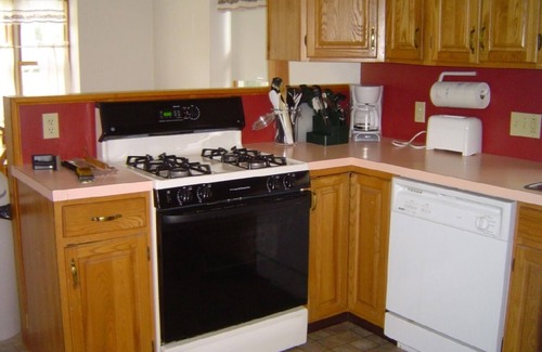 Narragansett House | Cape Style Family Home-2 Blocks to Beach