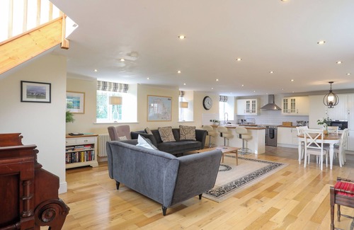 Holyhead Cottage | CAPEL HERMON, pet friendly, with a garden in Bodedern