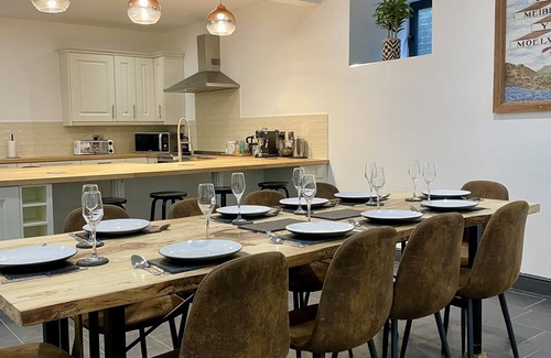 Rhiwbryfdir House | Capel Salem is an ideal residence for families and groups of friends seeking a picturesque getaway
