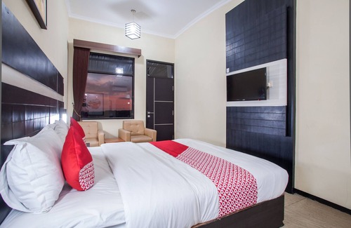 Jombang Hotel | Capital O 887 Green Hill Hotel And Convention Center