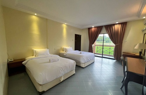 Kampung Kuala Parit Hotel | Capital O 91096 Usas Resort
