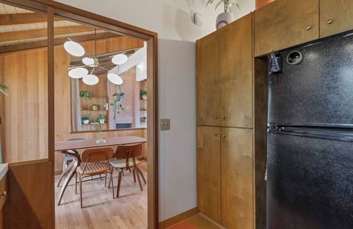 Salem House | Capitol Cabin! Designer Home w/Soaring Windows