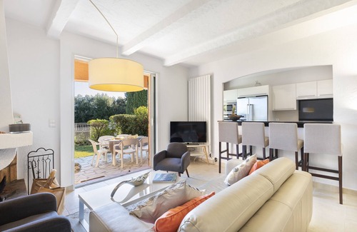 Bastide Giraud House | Capleouna- Saint-Andrieu.secure estate with janitor, swimming pool and tennis court.