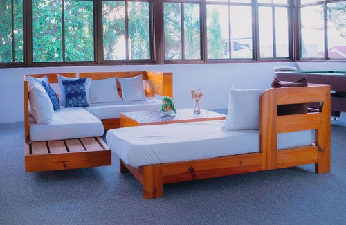 Mwanza Villa | Capri Villa w Swimming Pool, Pool Table, Lake View