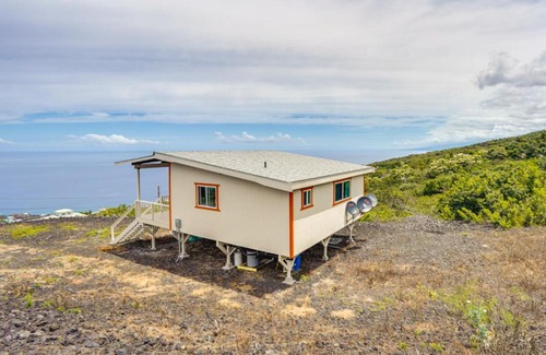 Captain Cook Apartment | Captain Cook Bungalow with Panoramic Ocean Views!