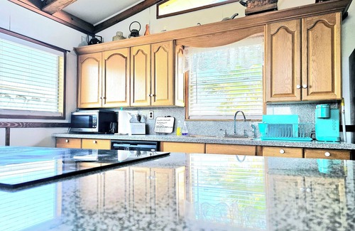 Lakeview Jefferson County House | CAPTAIN'S CAPTAIN-Waterfront House