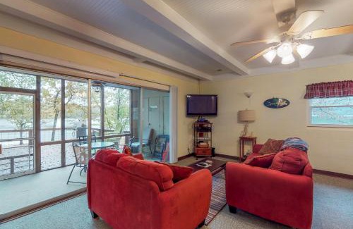 Leesville House | Captain's Cove