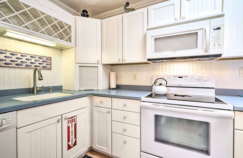 Village Green House | Captain's Quaders 2 Bedroom Home by RedAwning
