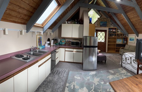 Waimea Cottage | Captain's Quarters Cottage on Kamuela's Nob Hill