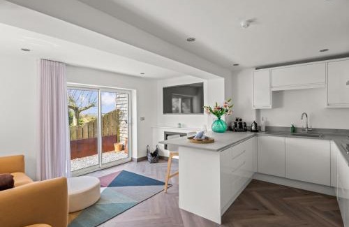 Dartmouth House | Capton Snug