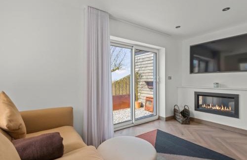 Dartmouth House | Capton Snug