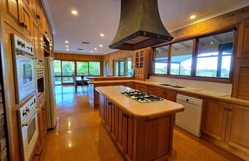 Denham Court House | Capturing Breathtaking Retreat!