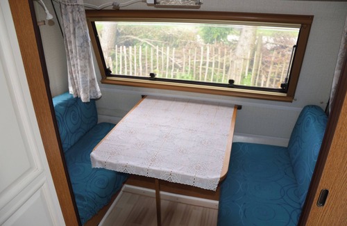 Tureby House | CARAVAN 1 . BED & BREAKFAST . 5 MIN FROM E47 . DOGS WELCOME . MAX 3 persons