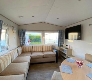 Kinmel Bay Other | Caravan - 3 Bedrooms, Sleeps 8