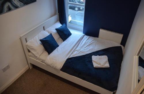 Adamsdown Apartment | CARDIFF City Centre 3 Bed Apartment, 5 minutes walk to City Centre