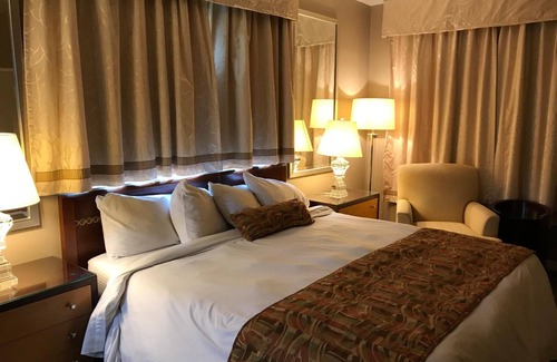 Talbotville Hotel | Cardinal Court Motel
