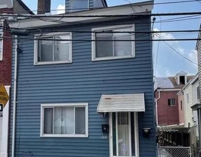 South Side Flats Apartment | Carey Way Quarters - The Speakeasy