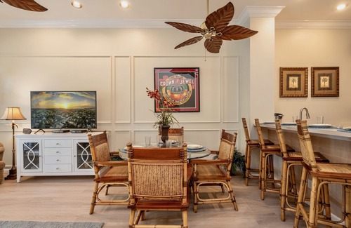 Downtown House | *CARIBBEAN CHARM @ THE FOUNDRY* Villa Near Duval & Beach + LAST KEY SERVICES…