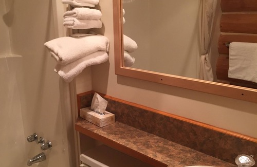 Clinton Hotel | Cariboo Lodge