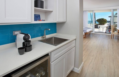 Estate Turner Hole Hotel | Carina Bay Boutique All Inclusive Resort & Casino