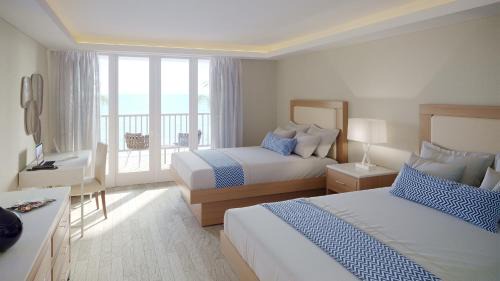 Estate Turner Hole Resort | Carina Bay Boutique All inclusive Resort & Casino