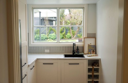 Newstead House | Carinya, Beautifully renovated Tasmanian cottage perfect with long-stay discount