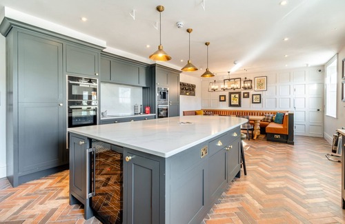 Mappleton House | CARLTON MANOR, family friendly, luxury holiday cottage in Aldbrough