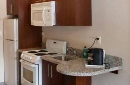 Carlyle Hotel | Carlyle Western Star Inn & Suites