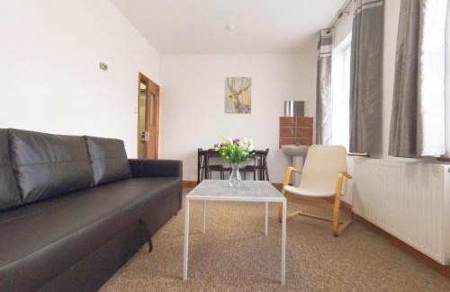 Wembley Central Apartment | Carnation Flat A in Wembley