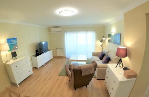 Linda-a-Velha Apartment | Carnaxide modern T1 apartment w balcony in Carnaxide Oeiras Lisbon