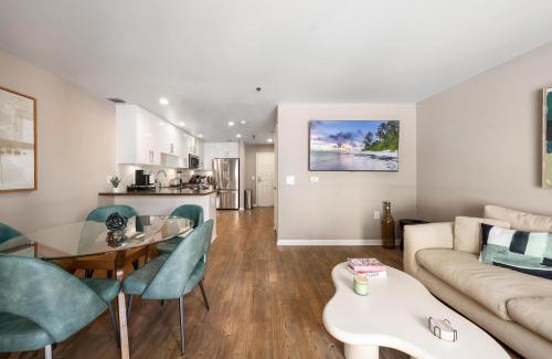 Ocean Park Apartment | Carnelian Calm-Pool BBQ Rooftop Walk to the Beach
