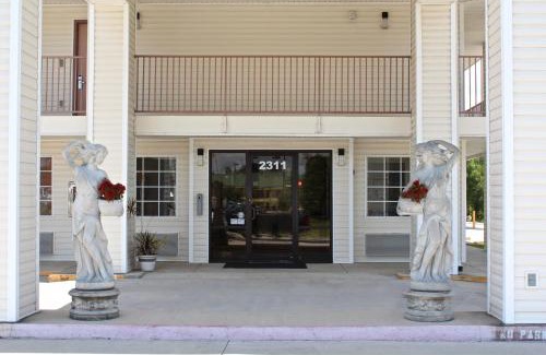 Denham Springs Hotel | Carom Inn Denham Springs-BatonRouge
