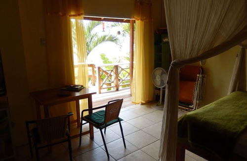 Castara Apartment | Carpe Diem Villa-Studio-Sunset 2-Sleeps 2/3-Amazing sea view even from the bed