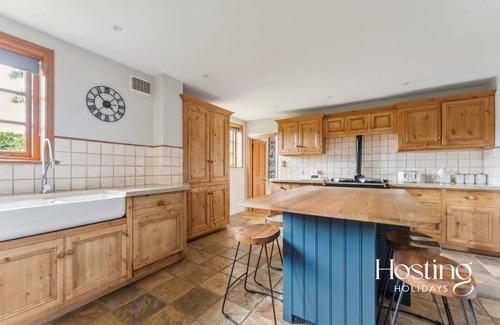 Maidensgrove House | Carpenter's Cottage - Tranquil Countryside Escape