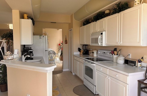 Fort Myers Condo | Carriage House at Colonial Country Club