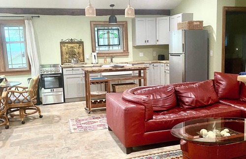 Watkins Glen Apartment | CARRIAGE HOUSE BUNGALOW/LAKE VIEW/VILLAGE OF WATKINS