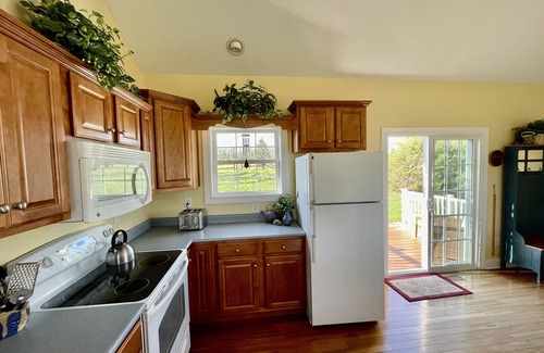 Simpsonville Cottage | Carriage House Cottage on horse farm.