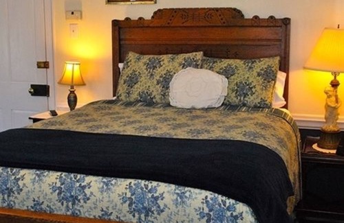 Rutherfordton Bed & Breakfast | Carrier Houses B&B
