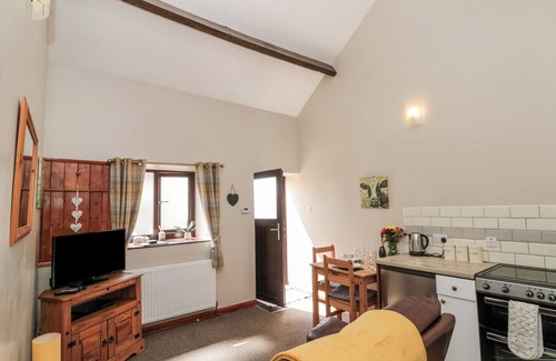 Scarborough Cottage | CARTERS, with hot tub in Staintondale