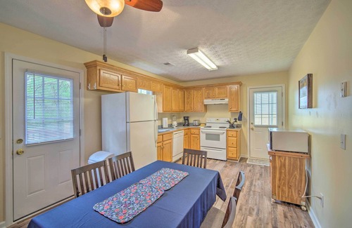 Euharlee House | Cartersville Family Home w/Spacious Backyard