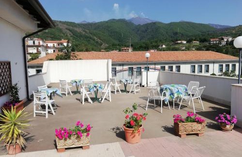 Zafferana Etnea Bed & Breakfast | Cartoline Dall'Etna B&b