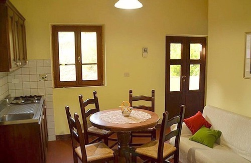 Monte Santa Maria Tiberina House | Casa Brina I: A characteristic and welcoming apartment that is part of an ancient country house surrounded by the greenery, with Free WI-FI.