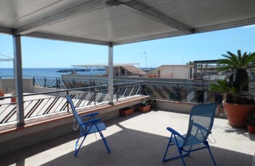 Sant'Anna Apartment | Casa 1 Sole - Mare - Montagna con Terrazza panoramica